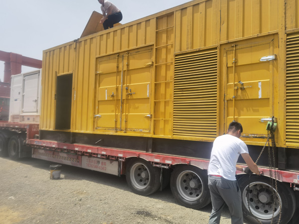 景东除了负载情况和发动机维护,还有哪些因素会影响 200kw 柴油发电机的油耗?